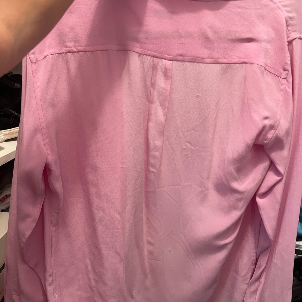 🎀Equipment silk button down.🎀 - Picture 5 of 6